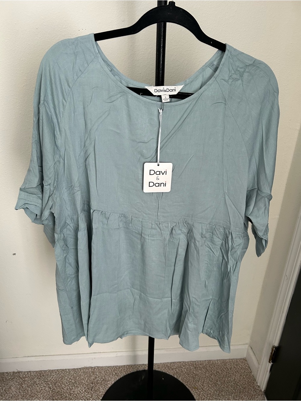 DAVI & DANI Light Sage Peplum Short Sleeve Top